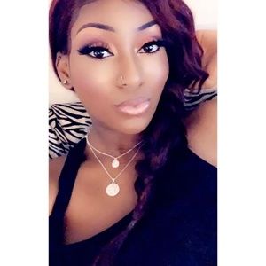 Meet your Posher, Adorea